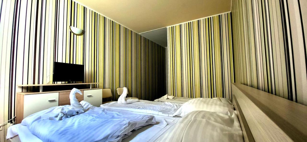 Hotel Korona Шиофок Экстерьер фото