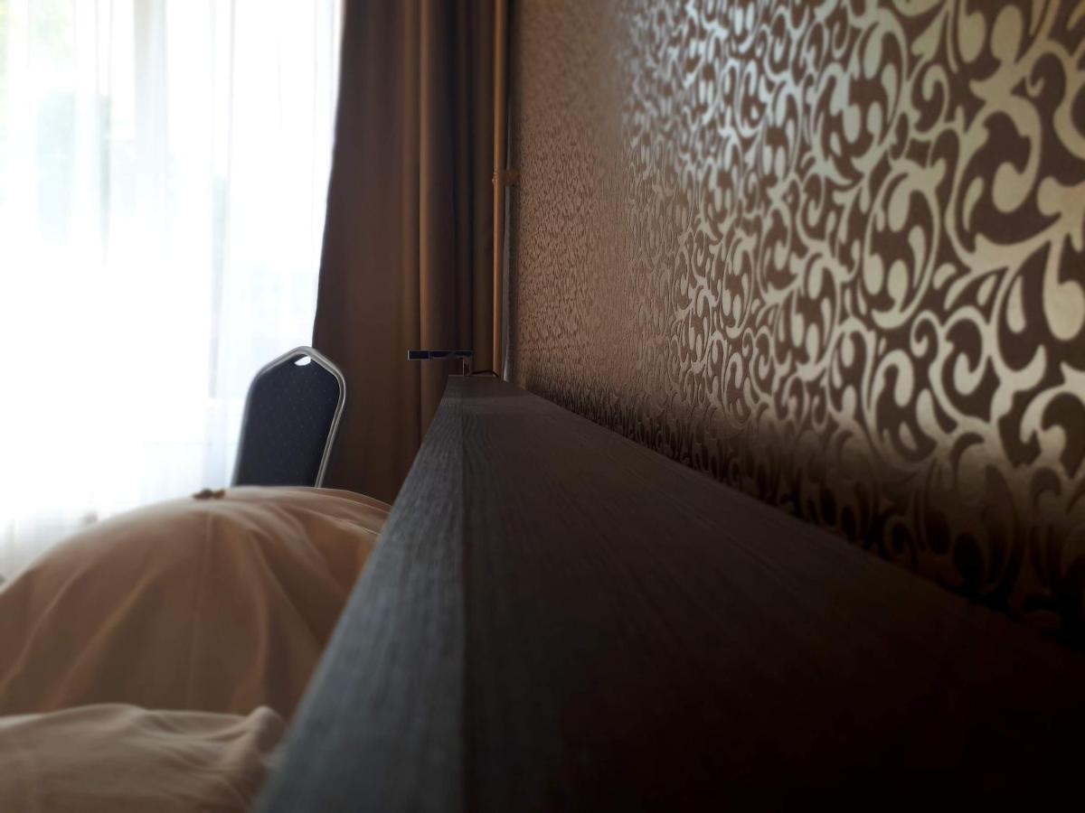 Hotel Korona Шиофок Экстерьер фото