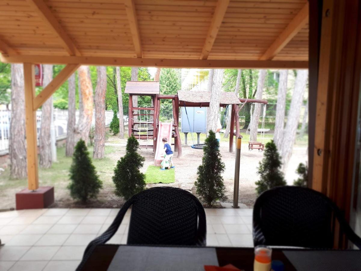Hotel Korona Шиофок Экстерьер фото
