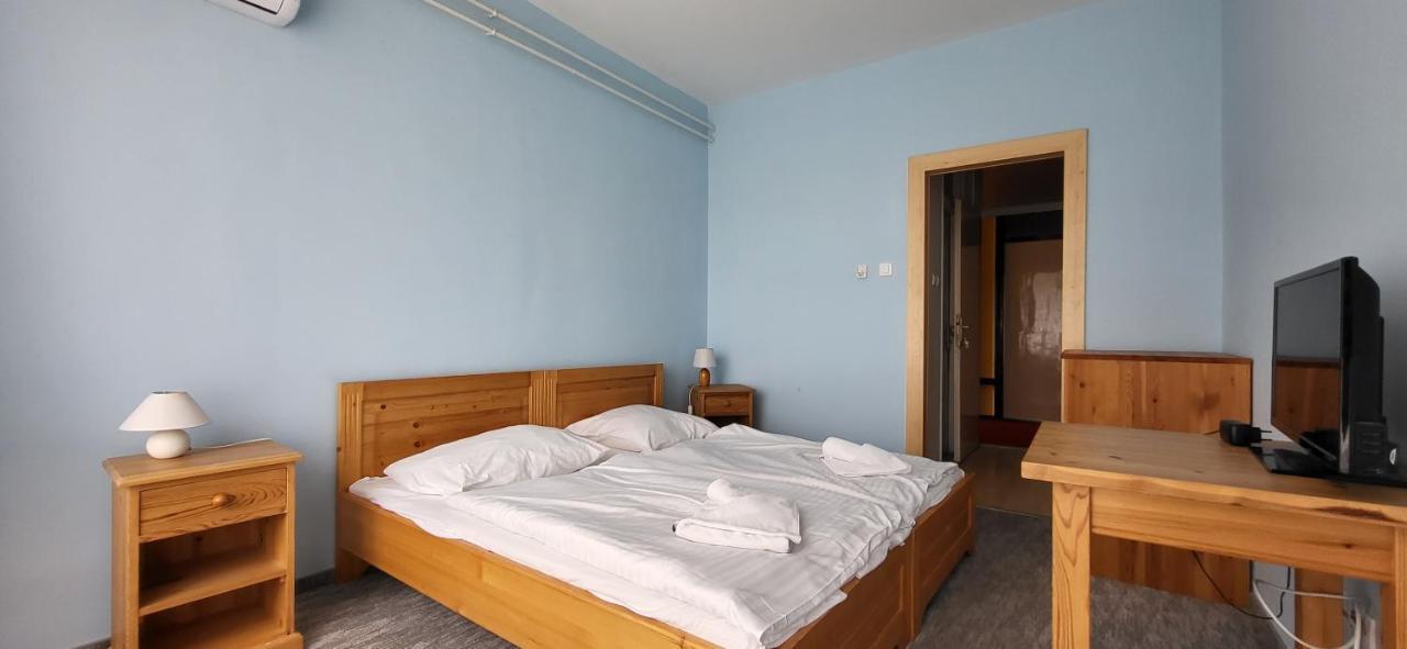 Hotel Korona Шиофок Экстерьер фото
