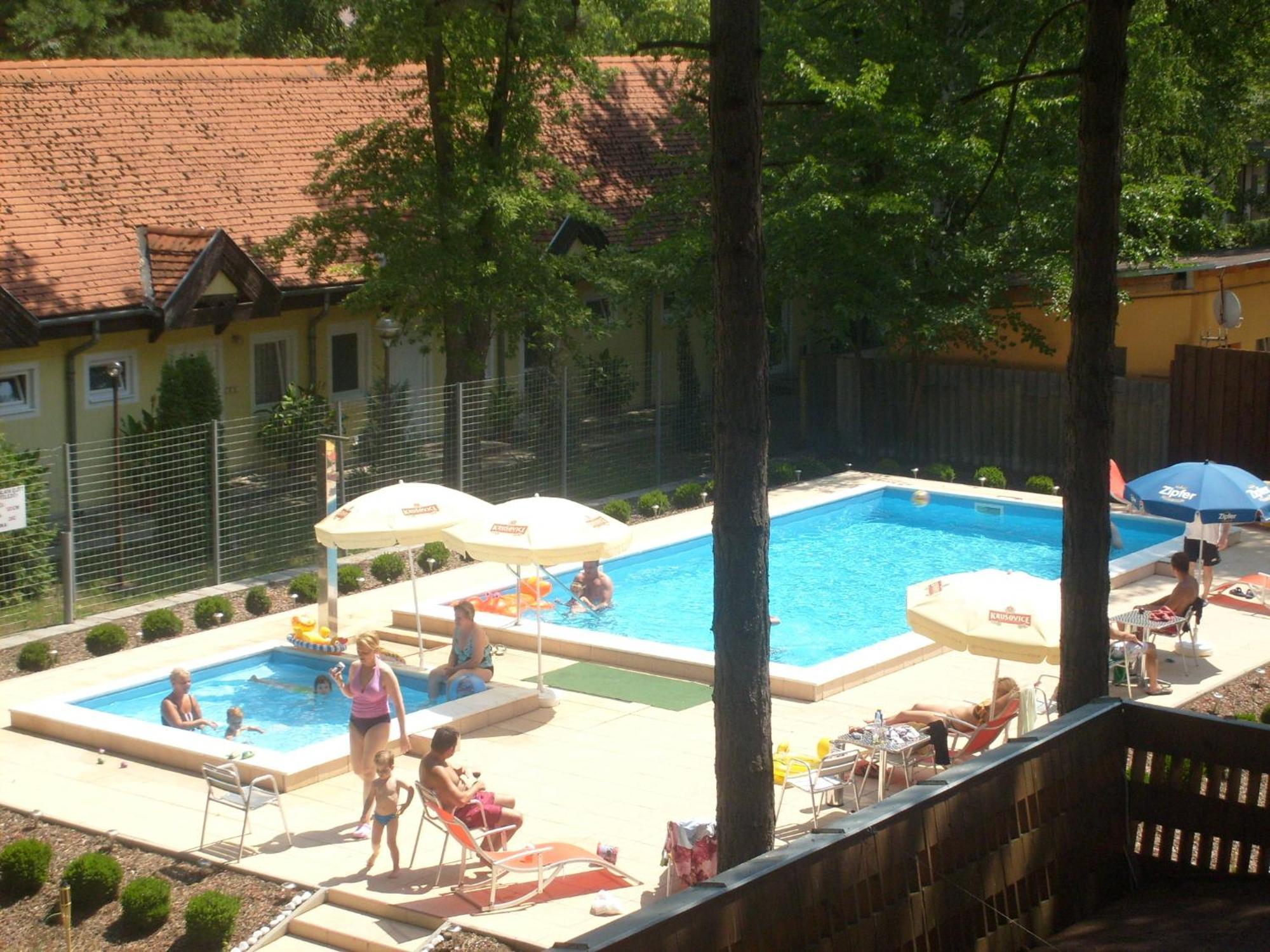 Hotel Korona Шиофок Экстерьер фото