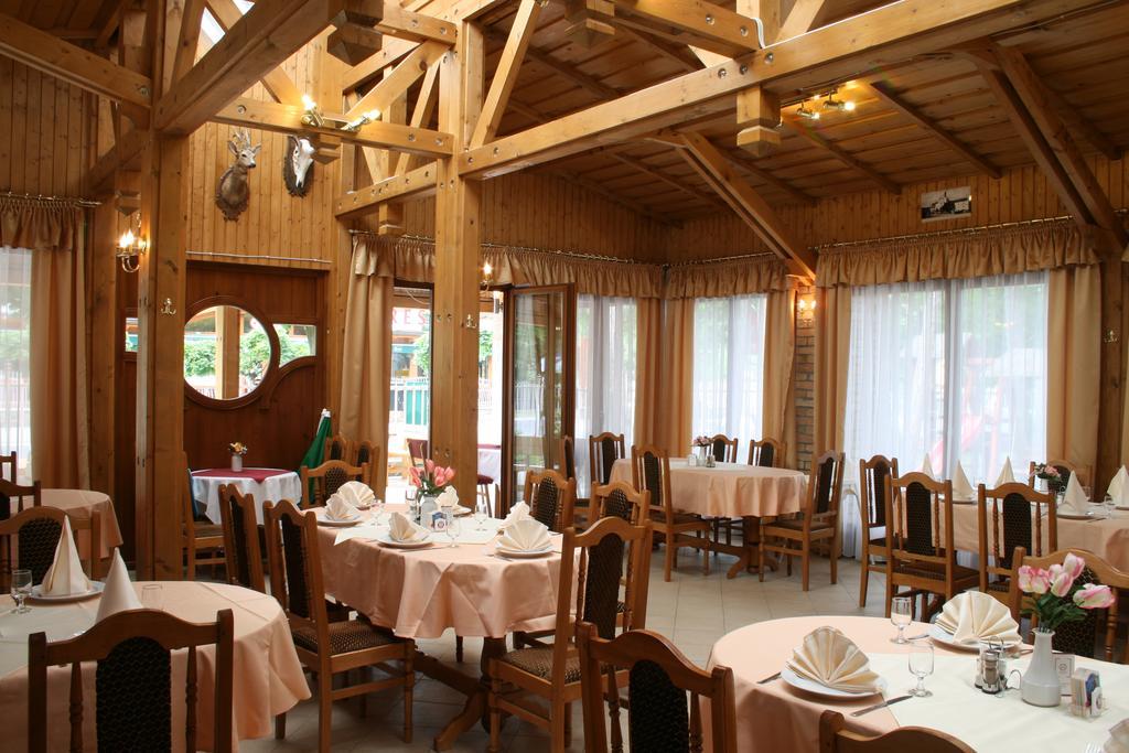 Hotel Korona Шиофок Экстерьер фото