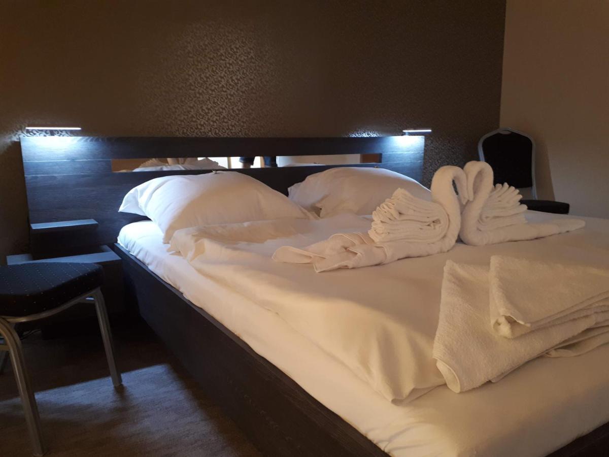 Hotel Korona Шиофок Экстерьер фото