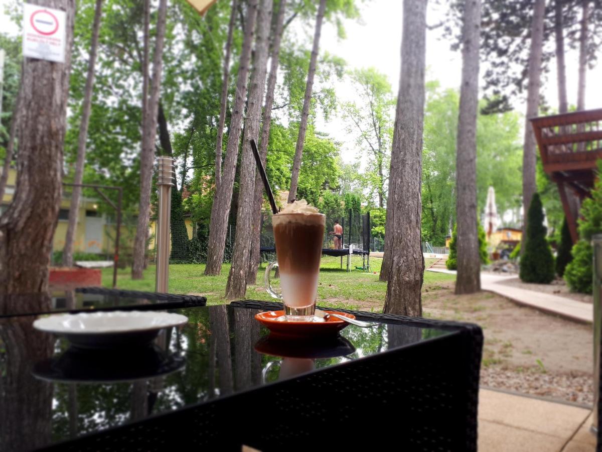 Hotel Korona Шиофок Экстерьер фото